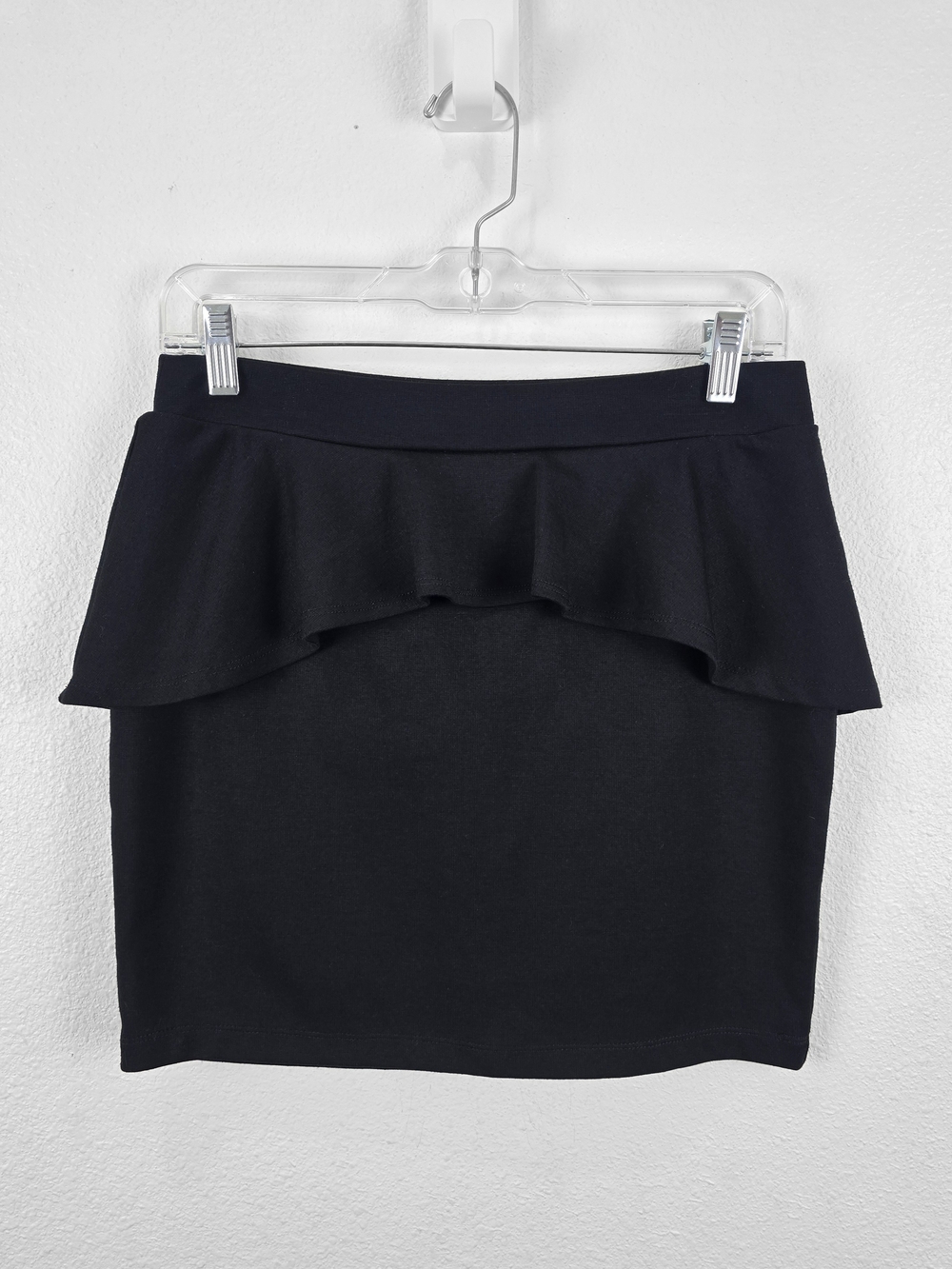 Popular Basics | Black Peplum Ruffle Mini Skirt - Size Large